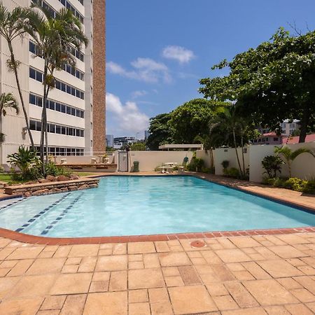 24 Sea Lodge - Sea Viewing Apartment Durban Buitenkant foto