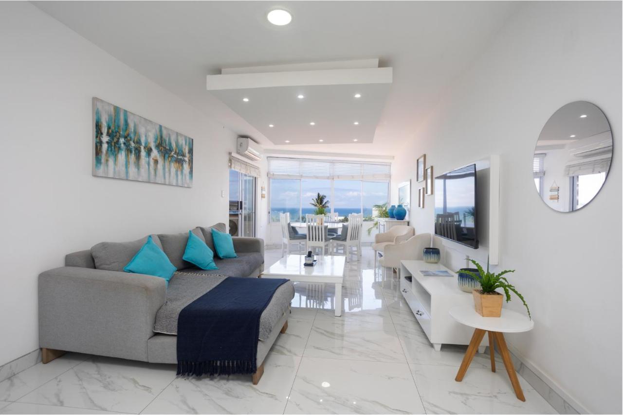 24 Sea Lodge - Sea Viewing Apartment Durban Buitenkant foto