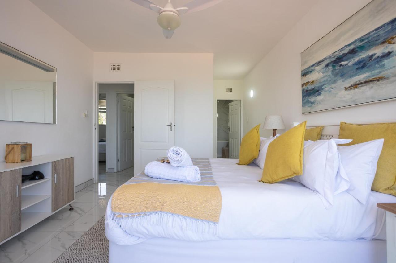 24 Sea Lodge - Sea Viewing Apartment Durban Buitenkant foto