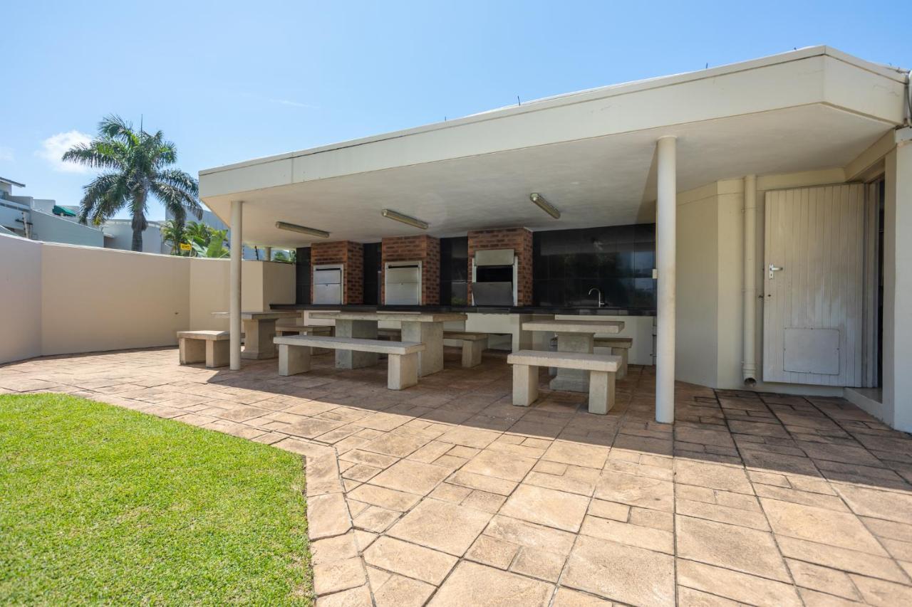 24 Sea Lodge - Sea Viewing Apartment Durban Buitenkant foto